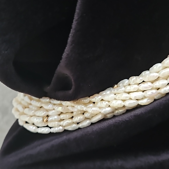 14KT Gold Freshwater Pearl Necklace. - Picture 10 of 11